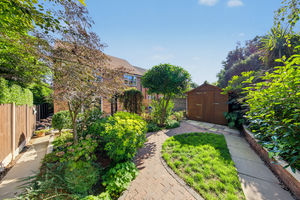 Delves Close Walton